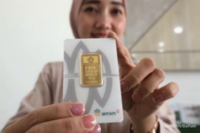 Harga Emas Antam Anjlok Hari Ini! Cek Grafik Terbaru