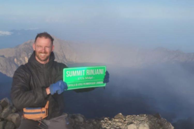 Nyaris Maut di Rinjani! Kisah Pendaki Irlandia & Kapal Tenggelam Bawa 3000 Mobil