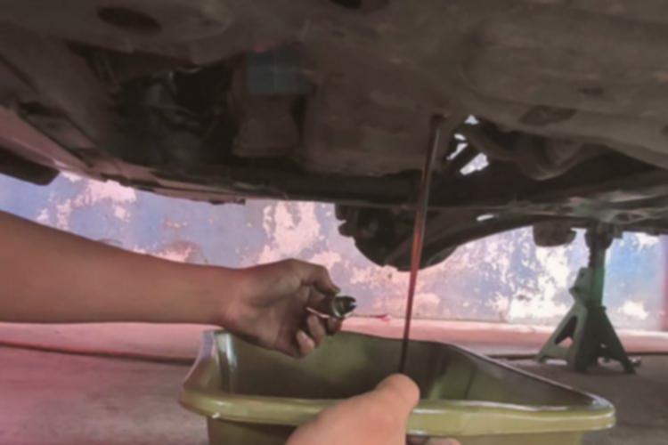 Oli CVT Mobil: Kapan Waktu Terbaik untuk Ganti? [Panduan Lengkap]