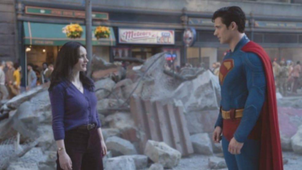 James Gunn Cari Superman & Lois? Cara Casting Uniknya Bikin Penasaran!