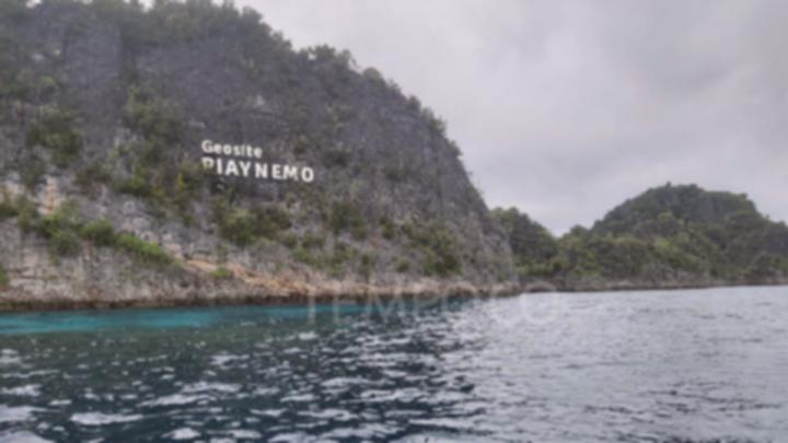 Pulau Raja Ampat Terancam Tambang? Ini Kata KKP Soal Izin!