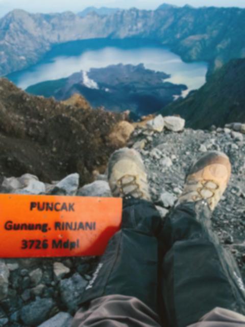 Rinjani Menanti! 7 Tips Mendaki Gunung Rinjani untuk Pemula