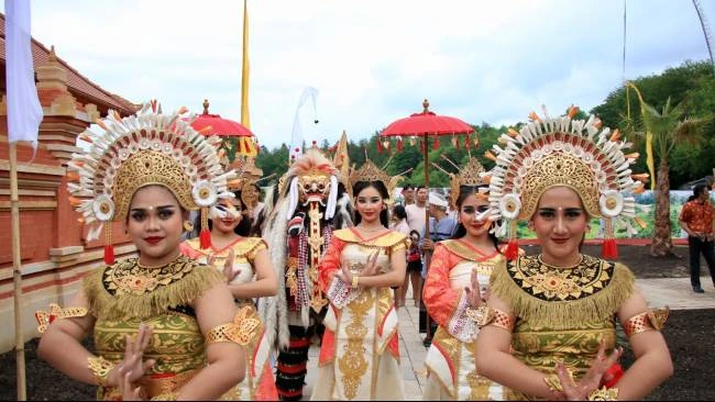 Bali Indah Polandia: Keindahan Bali Hadir di Eropa, Diplomasi Budaya!