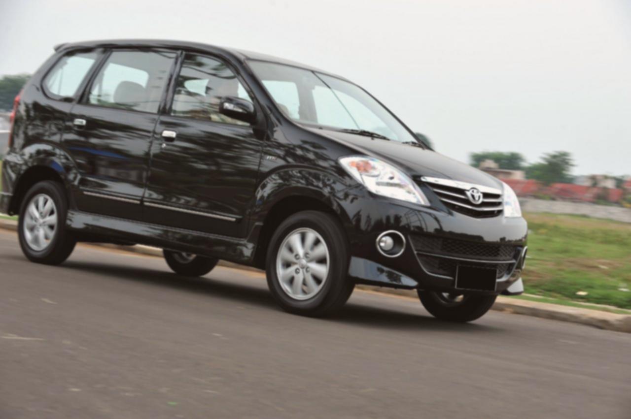Avanza 2004 Bekas: Harga Anjlok! Mobil Keluarga Murah Meriah