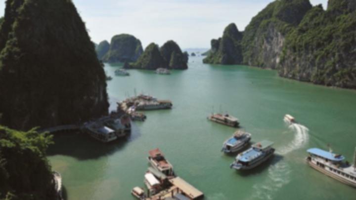 Tragedi Ha Long Bay: Kapal Wisata Terbalik, Korban Berjatuhan