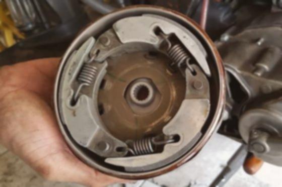 Kampas Ganda KW Bikin Kapok: Pengalaman Mekanik & Tips Motor Matic