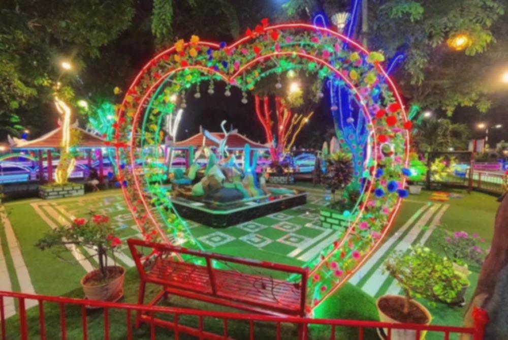 Rainbow Alamanda Bekasi: Harga Tiket, Rute & Wahana Terbaru 2024