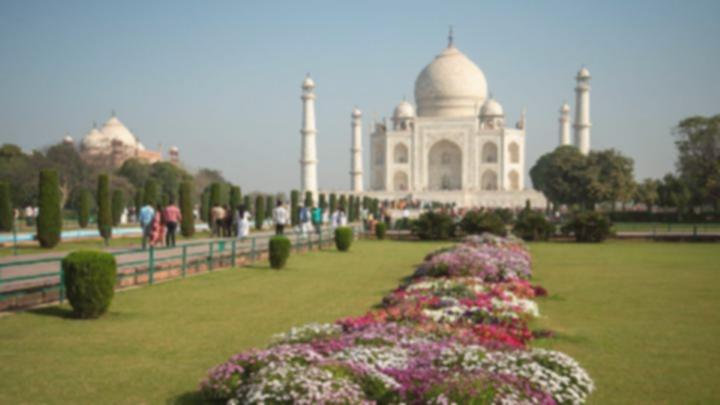 5 Jenis Penipuan yang Sering Dialami Turis di Taj Mahal