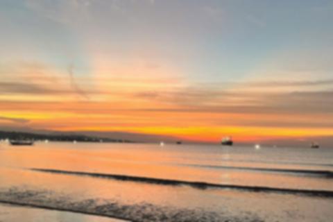 Pantai Jempol Sumbawa: Surga Senja & Tempat Nongkrong Hits