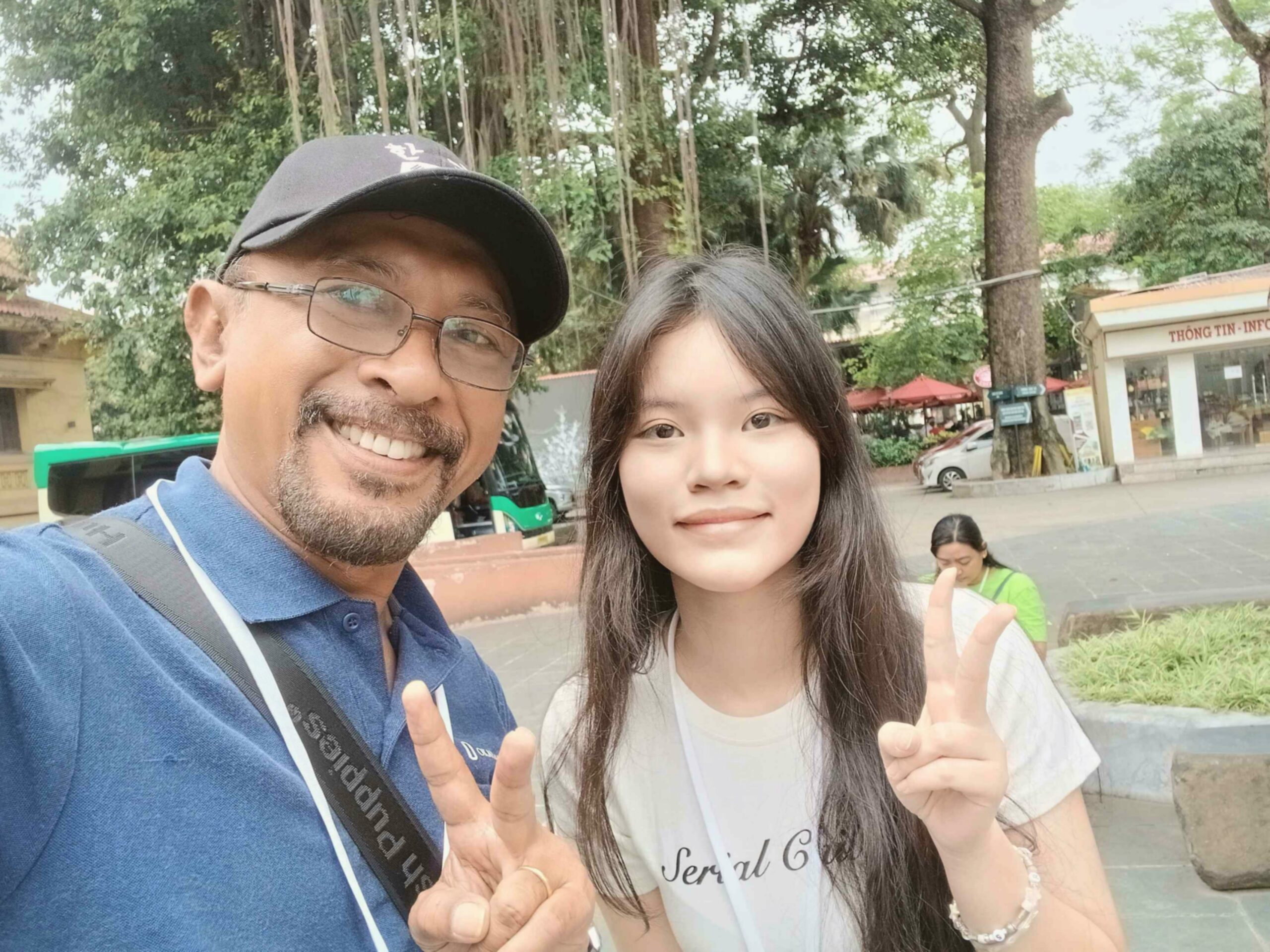 Dilema Cinta: Dua Gadis Hanoi Cantik Melamarku!