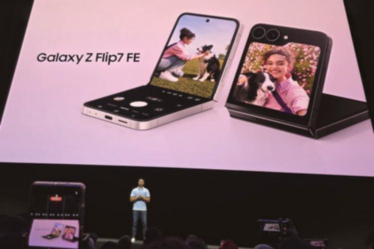 Samsung Z Flip 7 FE: Kejutan! Model FE Pertama, Harga Lebih Murah?