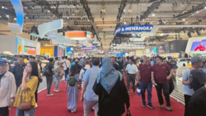 GIIAS 2024: Penyelamat Industri Otomotif di Tengah Krisis?