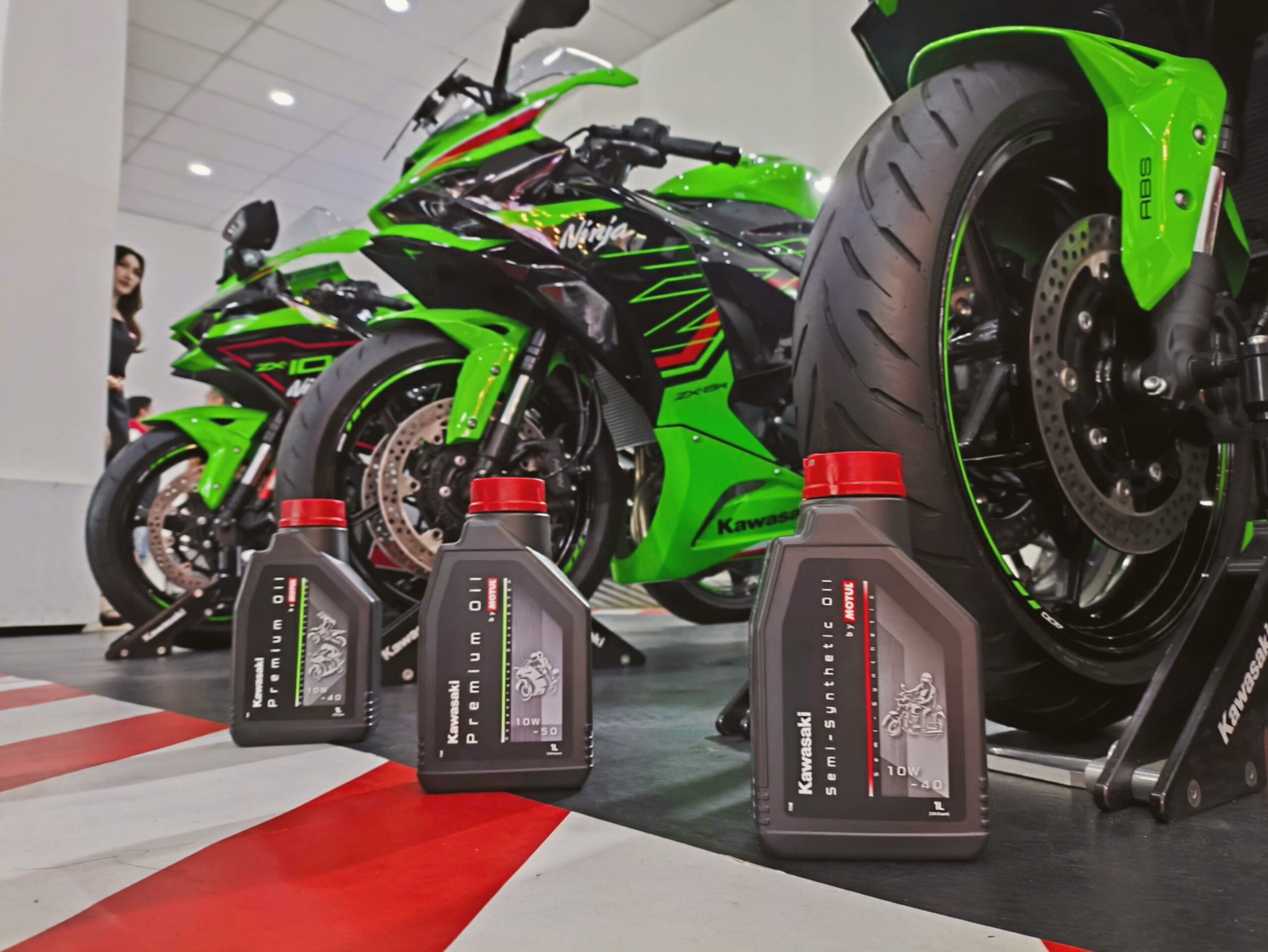 Oli Spesial Kawasaki: Kolaborasi dengan Motul, Performa Lebih Ganas!