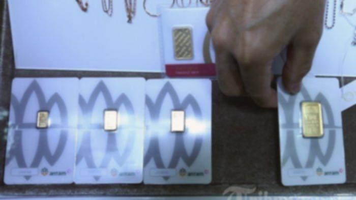 Harga Emas Antam Anjlok Rp7 Ribu! Cek Update Harga Terbaru
