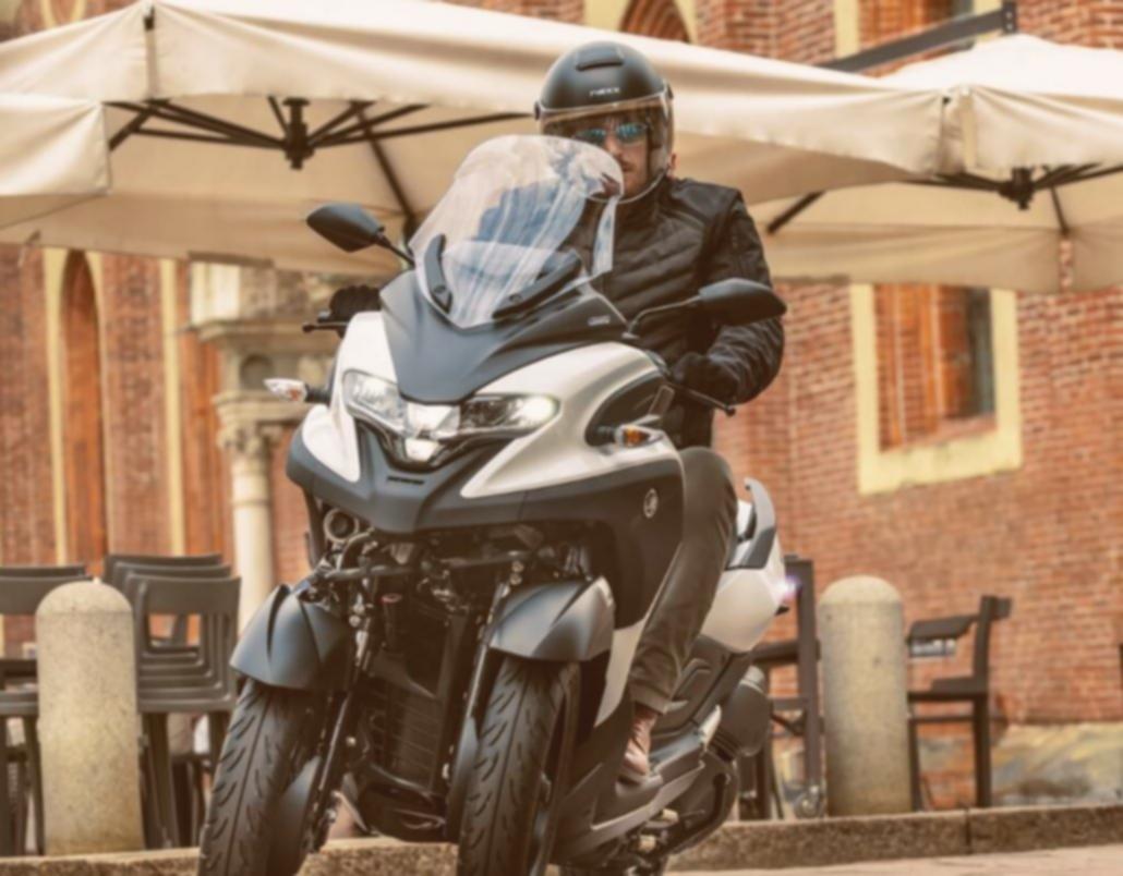 Yamaha Matic 3 Roda 300cc: Irit 32 Km/Liter & Bisa Berdiri!
