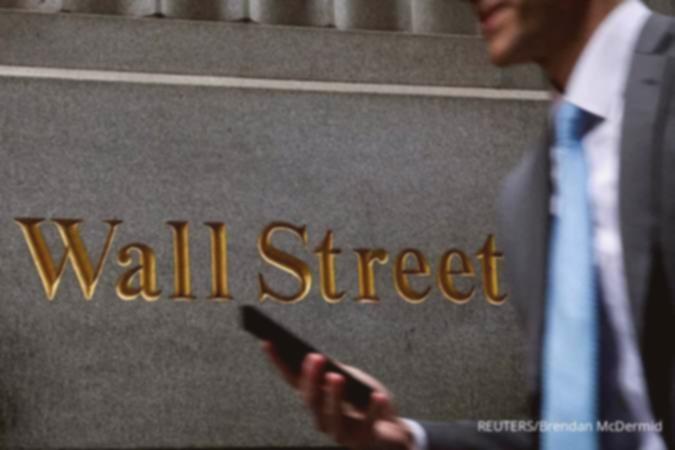 Intel Terbang Tinggi! Wall Street Hijau Usai Investasi Nvidia