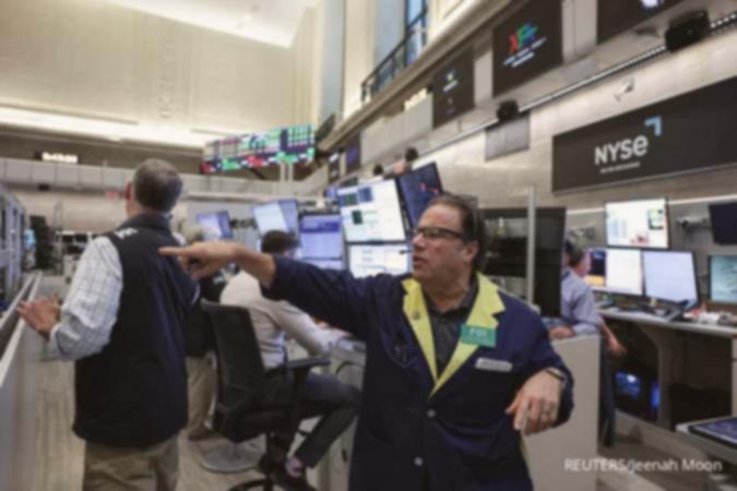 Wall Street Cetak Rekor! S&P 500 & Nasdaq Terbang, Tesla Jadi Jagoan