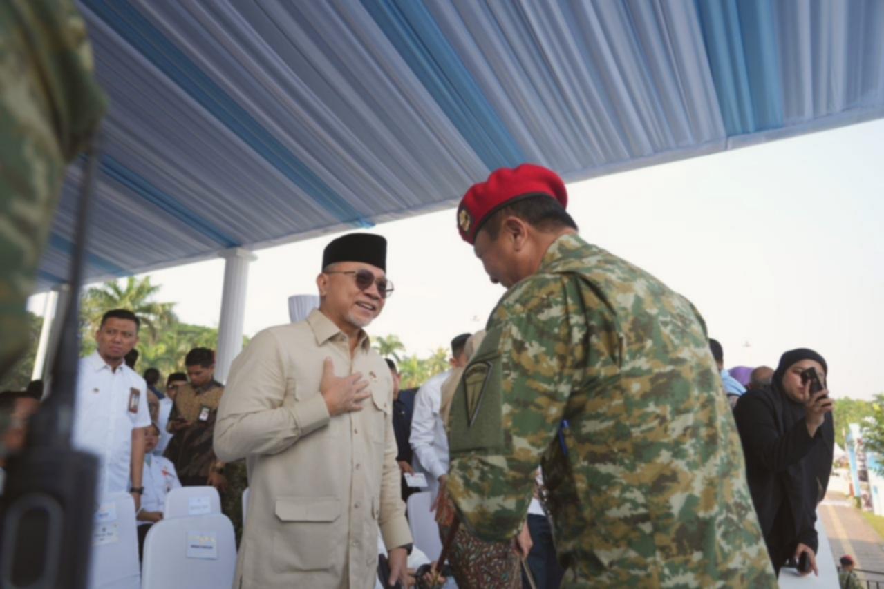 Zulhas di HUT TNI: Prajurit TNI Banyak Bantu Petani, Ini Buktinya!