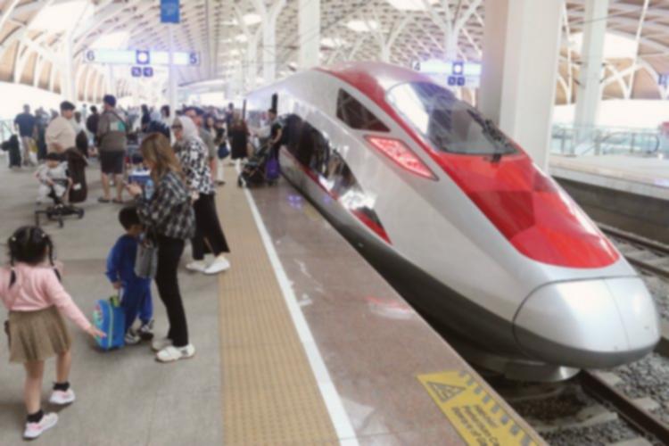 Whoosh Bebas Utang Negara? Kemenkeu Jamin Proyek Kereta Cepat Aman!