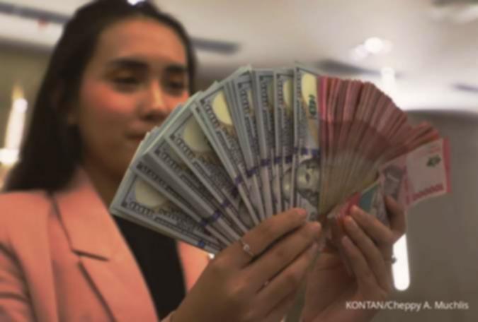 Rupiah Melemah Hari Ini: Sentuh Rp 16.736 per Dolar AS