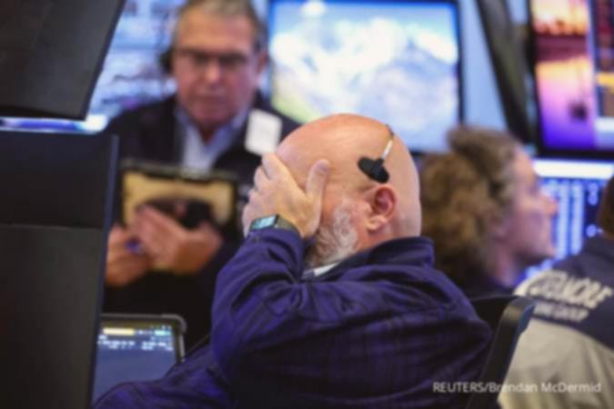 Wall Street Tertekan! Data Ekonomi Campur Aduk, Kinerja Emiten Jadi Sorotan