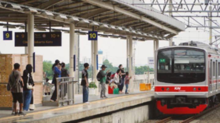 KAI Commuter: Petugas Tumbler Tuku Tidak Dipecat! Ini Faktanya