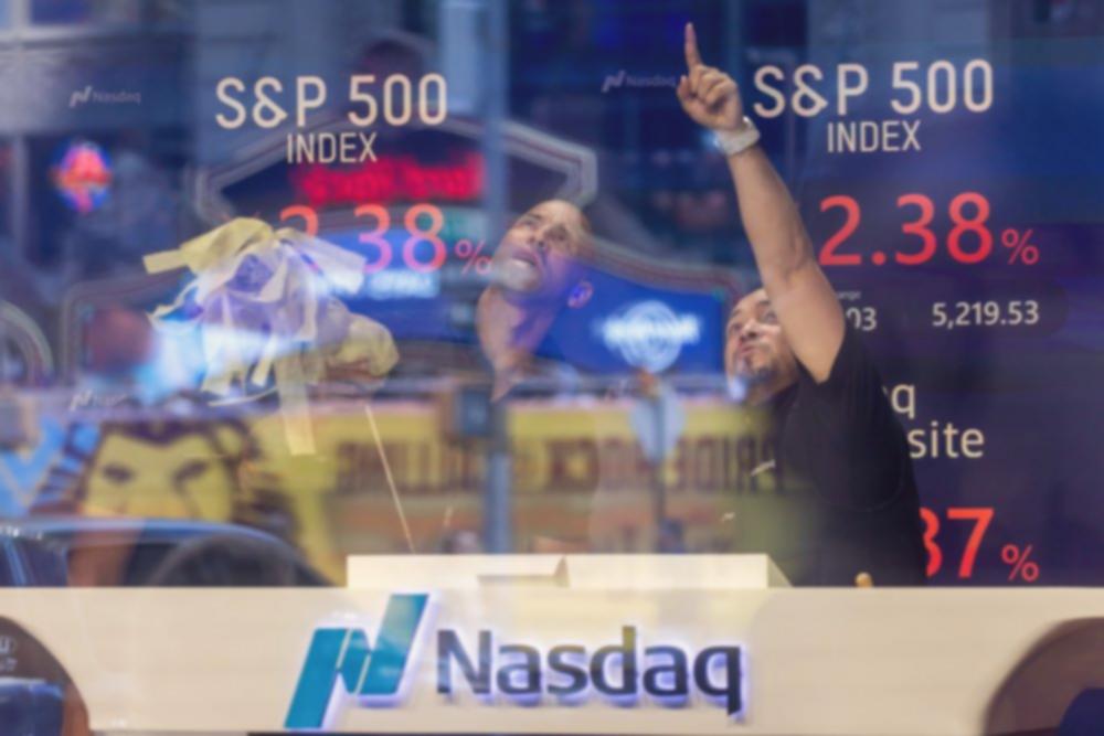 Aksi jual saham emiten teknologi hantam Wall Street jelang ganti tahun