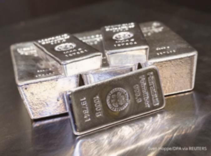 Perak Menggila! Harga Sentuh Rekor Tertinggi: Peluang atau Gejolak?