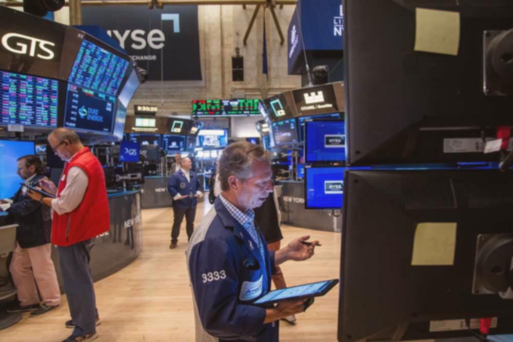 Wall Street ditutup menguat, ditopang reli saham semikonduktor