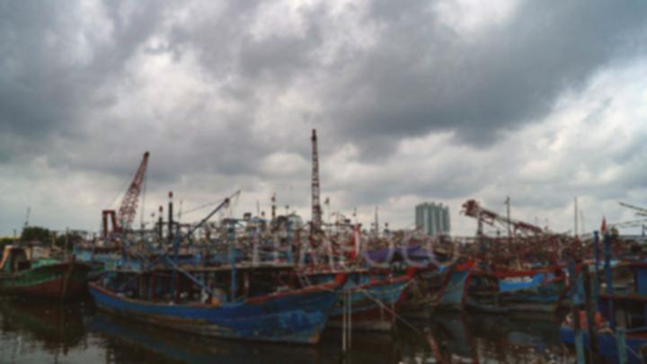 Nelayan di 350 Pesisir Terdampak Cuaca Buruk