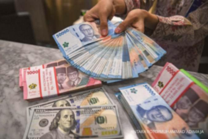Rupiah masih rawan tertekan, dibayangi penguatan dolar AS